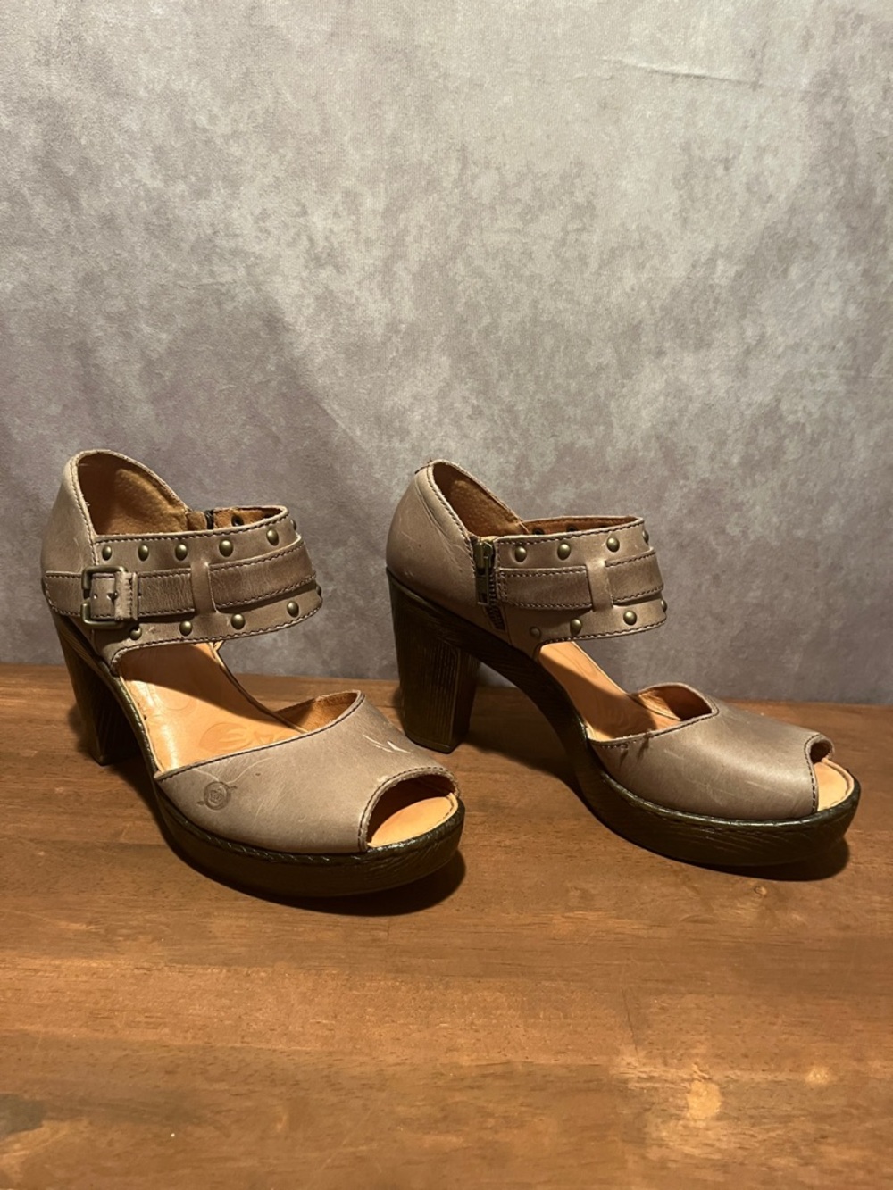 Born Taupe Open-Toe Ankle Strap Clog style Heels size 10